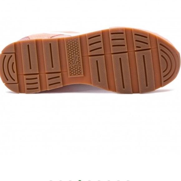 Puma Sneakers Size 7.5 - Picture 4 of 12